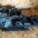 APOIO / SUPORTE DA CAIXA DE FUSIVEIS OPEL VECTRA C / SIGNUM 24437468