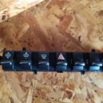 BOTÃO / INTERRUPTOR 4 PISCAS PEUGEOT 3008 09-15 96672390XT