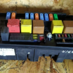 CAIXA DOS FUSIVEIS OPEL SIGNUM / VECTRA C 13190370