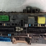 CAIXA DE FUSIVEIS OPEL ASTRA H 04-09 13222173