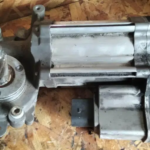 MOTOR DA CAIXA DE DIRECÇÃO / DIREÇÃO VOLKSWAGEN GOLF V TOURAN 1K1909144L