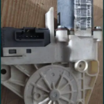 MOTOR DO ELEVADOR DE VIDRO PEUGEOT 407 - TRAS DIREITO - 9646595580