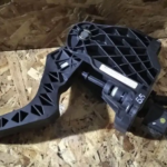 PEDAL DE EMBRAIAGEM COM BOMBA VOLKSWAGEN GOLF V