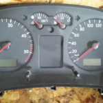 QUADRANTE / PAINEL DE INSTRUMENTOS VOLKSWAGEN GOLF IV TDI 1J0920805E