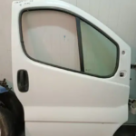 PORTA RENAULT TRAFIC II / OPEL VIVARO / PRIMASTAR - FRENTE DIREITA