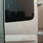 PORTA RENAULT TRAFIC II / OPEL VIVARO / PRIMASTAR - TRAS DIREITA