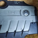 TAMPA DO MOTOR VOLKSWAGEN GOLF VI PASSAT 03L103925AM