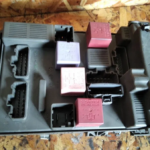 UCH - CAIXA DE FUSIVEIS RENAULT LAGUNA II - 8200371619B