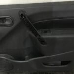 QUARTELA / FORRA DA PORTA RENAULT KANGOO II 2009-2021 - FRENTE DIREITA 8200618589