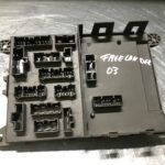 CAIXA DE FUSIVEIS LANDROVER FREELANDER YQE500150 518823208