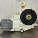 MOTOR ELETRICO DO VIDRO MERCEDES CLASSE C W204 S204 - FRENTE ESQUERDO A2048200142