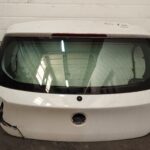 TAMPA DA MALA BMW SERIE 1 F20 F21 2011-2019 (BRANCO)