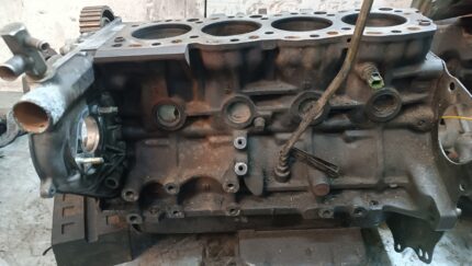 BLOCO DO MOTOR ARMADO COM CAMBOTA E PISTONS TOYOTA HILUX / HIACE 2.4D 2L