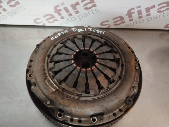 VOLANTE BIMASSA COM EMBRAIAGEM OPEL CORSA C / D 1.3CDTI - Image 1