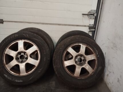 JOGO DE JANTES ORIGINAIS AUDI A3 8L COM PNEUS SEMINOVOS 195/65R15 8L0601025F