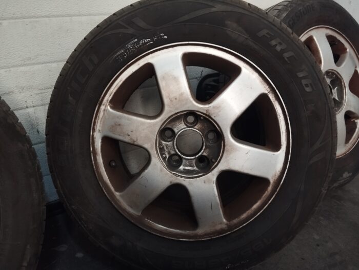 JOGO DE JANTES ORIGINAIS AUDI A3 8L COM PNEUS SEMINOVOS 195/65R15 8L0601025F - Image 10