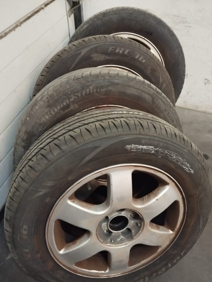 JOGO DE JANTES ORIGINAIS AUDI A3 8L COM PNEUS SEMINOVOS 195/65R15 8L0601025F - Image 12