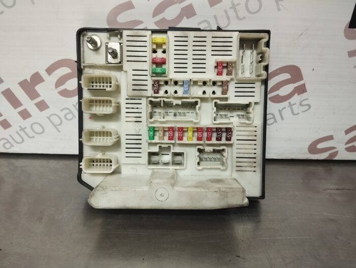 CAIXA DE FUSIVEIS USM RENAULT KANGOO II REF. 8201044237B 519220305 - Image 3