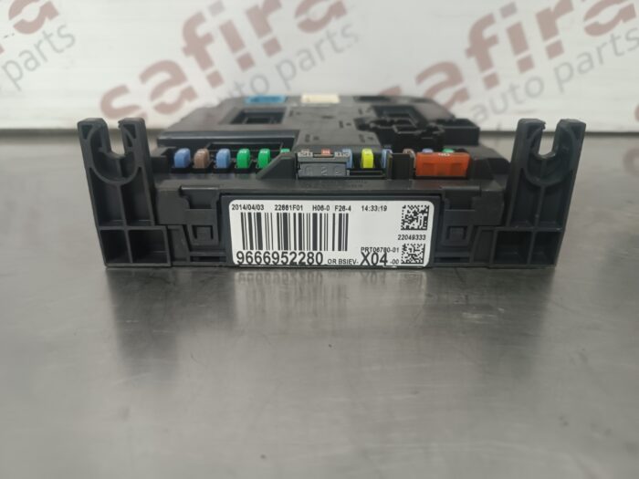 CAIXA DE FUSIVEIS / MODULO BSI CITROEN C3 II DS3 REF. 9666952280 - Image 2
