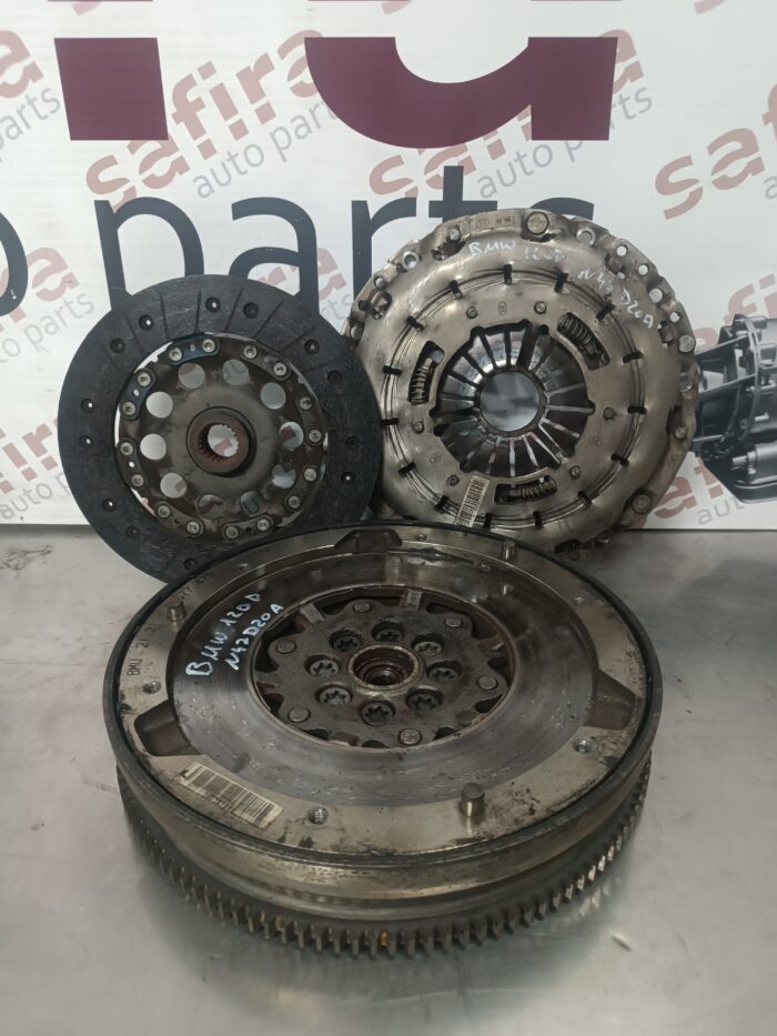 VOLANTE BIMASSA COM EMBRAIAGEM BMW E87 / E90 120D 118D 318D 320D N47D20A / C 7577479 - Image 1
