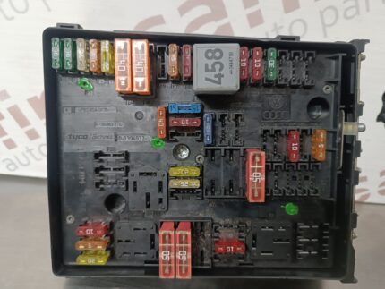 CAIXA DE FUSIVEIS VOLKSWAGEN GOLF V / TOURAN / AUDI A3 8P / SEAT LEON REF. 1K0937124K