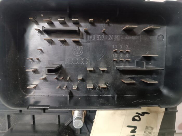 CAIXA DE FUSIVEIS VOLKSWAGEN GOLF V / TOURAN / AUDI A3 8P / SEAT LEON REF. 1K0937124K - Image 4
