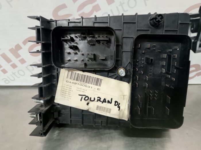 CAIXA DE FUSIVEIS VOLKSWAGEN GOLF V / TOURAN / AUDI A3 8P / SEAT LEON REF. 1K0937124K - Image 2