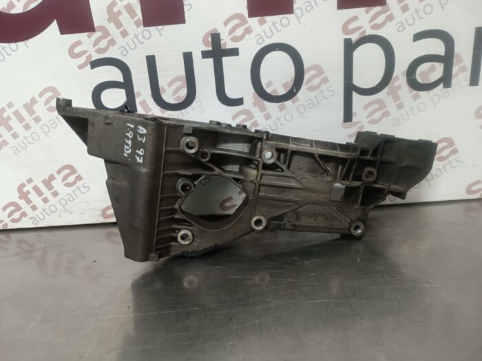 APOIO / SUPORTE DA BOMBA INJETORA / ALTERNADOR VOLKSWAGEN GOLF IV / SEAT LEON / AUDI A3 1.9TDI VP90 VP110 038903143A - Image 2