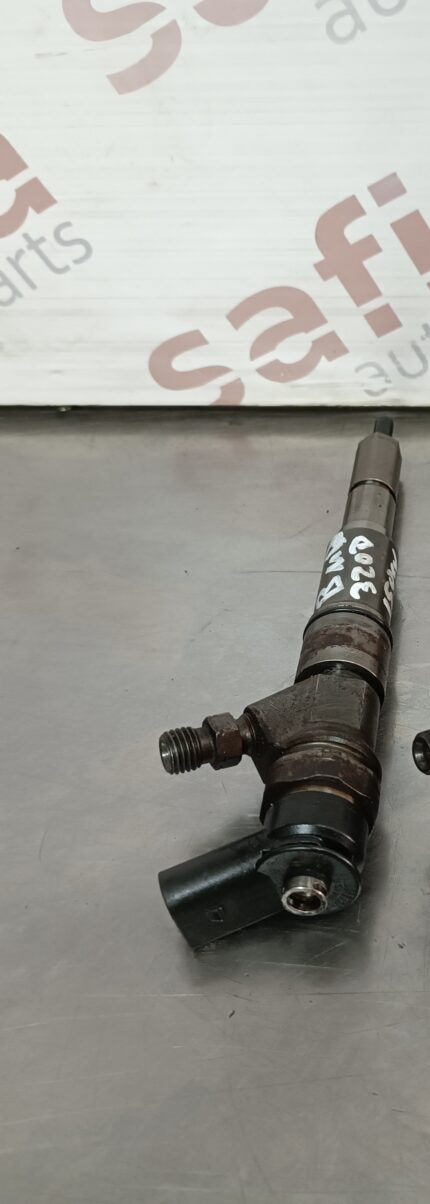 INJECTOR / INJETOR BMW 120D 320D 520D 330D 530D 150CV 163CV REF: 7793836 0445110216