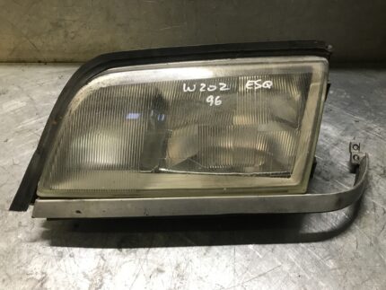 ÓTICA / FAROL MERCEDES CLASSE C W202 - ESQUERDO
