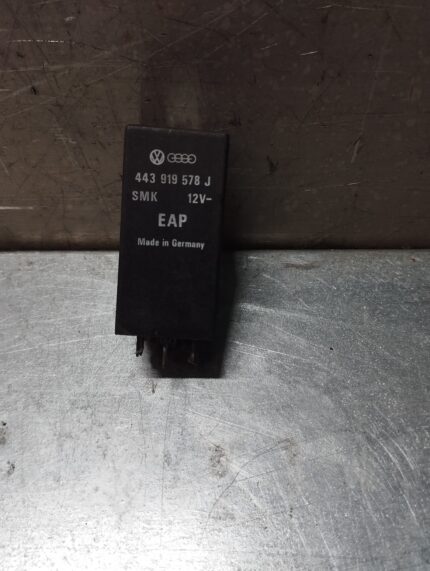 RELE / MODULO DO AC AUDI 80 90 100 REF: 443919578J