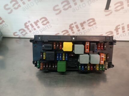 CAIXA DE FUSIVEIS MERCEDES CLASSE E / C W204 W212 REF- A2129004811
