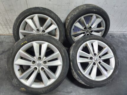 JOGO DE JANTES ORIGINAIS RENAULT MEGANE III / SCENIC III 7JX17 COM PNEUS 205/50R17 403000066R